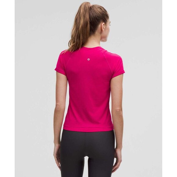 Swiftly Tech Short-Sleeve Shirt 2.0 Race Length - Passionate - Picture 2 of 5